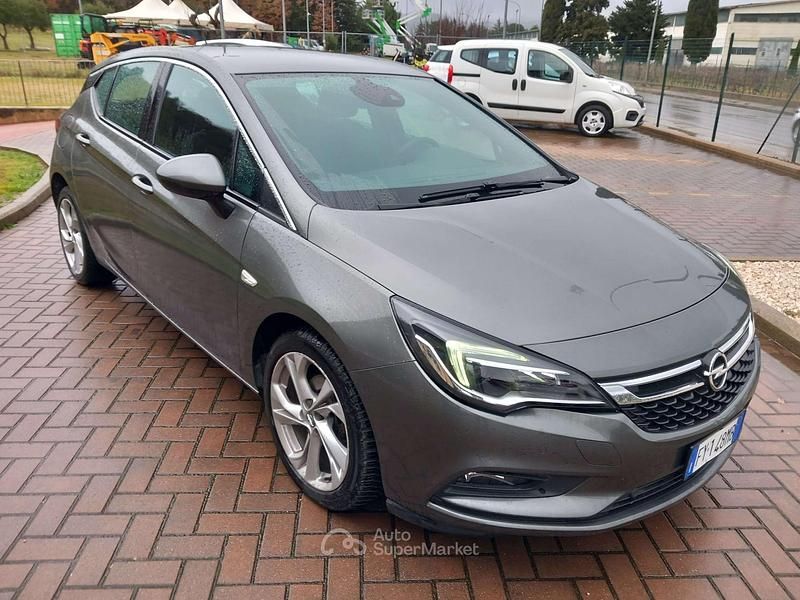Usata Opel Astra Dynamic 110 CV (80 kW) 2019 Grigio Berlina