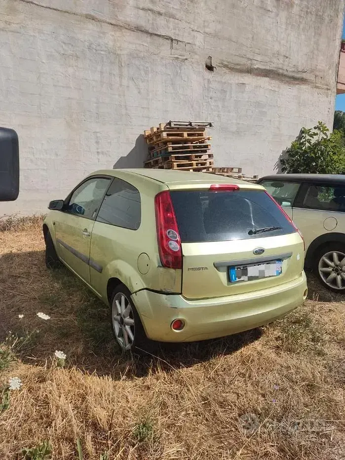 Usata Ford Fiesta 75 CV (55 kW) 2006 Utilitaria