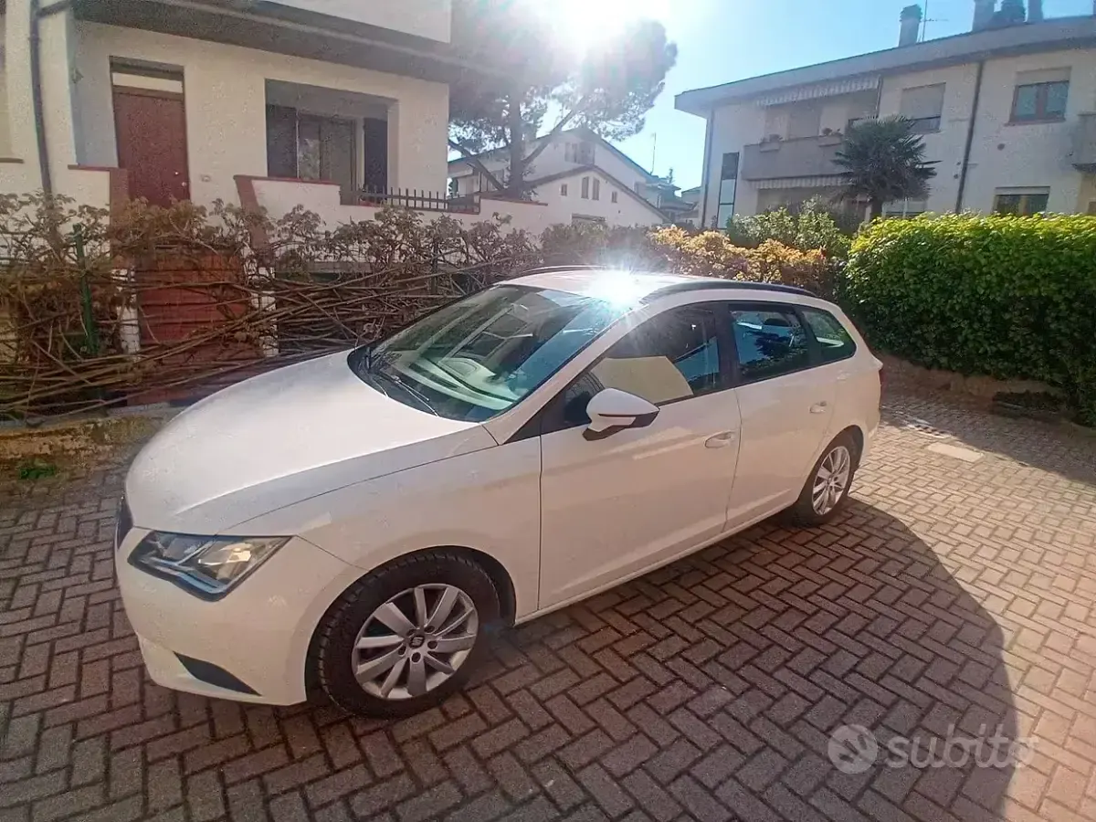 Usata Seat Leon 110 CV (80 kW) 2015 Grigio Station wagon