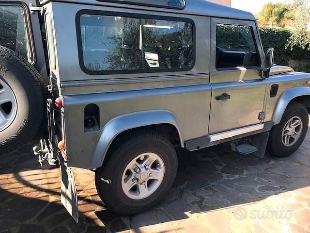 Usata Land Rover Defender 68 CV (50 kW) 2008 Grigio SUV