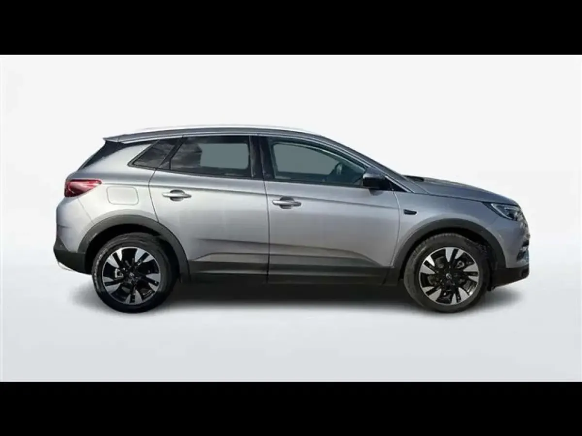 Usata Opel Grandland X Innovation 131 CV (96 kW) 2020 Grigio chiaro SUV