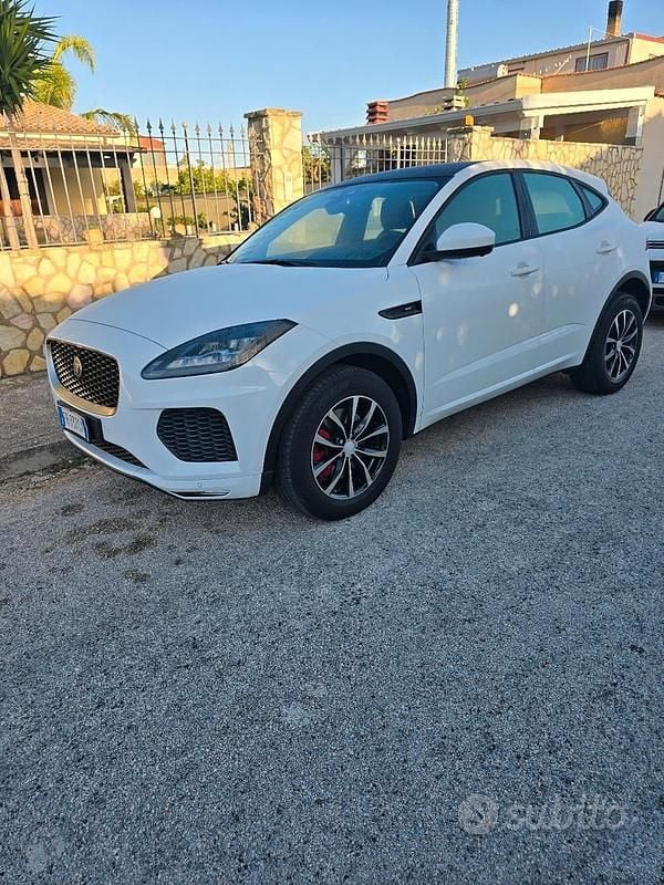 Bianco Usata 2018 Jaguar E-Pace R-Dynamic SUV | 15.500 € (Super prezzo) - Immagine 1/4
