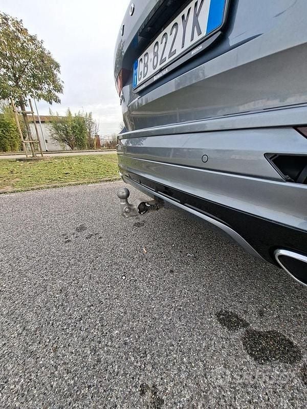 Usata Volvo XC60 R-Design 2021 Grigio SUV