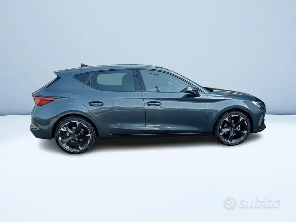 Usata Cupra Leon 150 CV (110 kW) 2024 Grigio Berlina