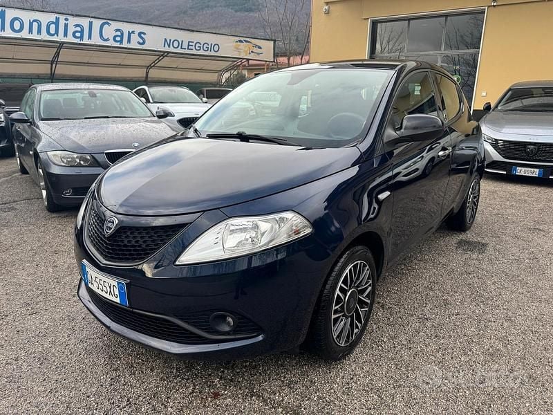 Usata Lancia Ypsilon Gold 69 CV (50 kW) 2020 Blu Utilitaria