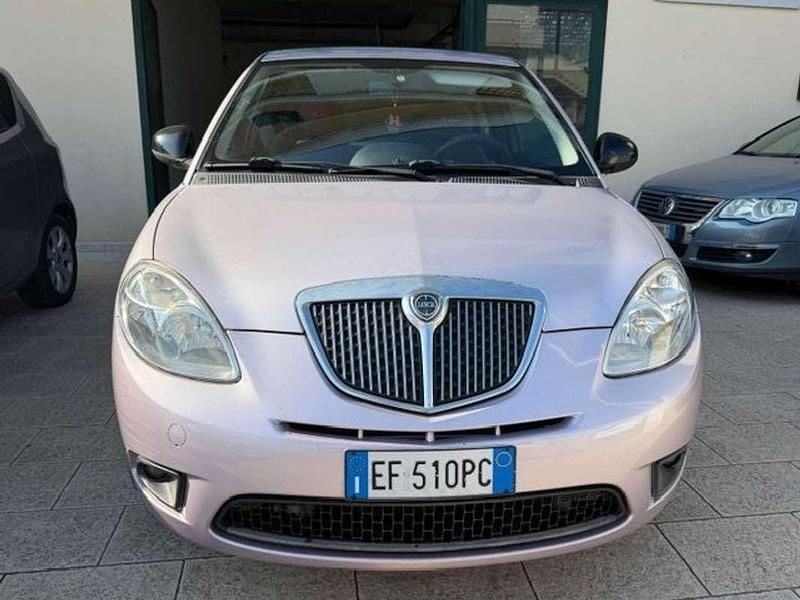 Gebraucht Lancia Ypsilon 69 PS (50 kW) 2010 Violett Kleinwagen