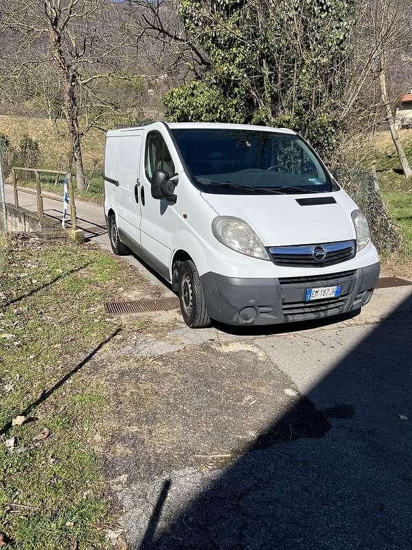 Usata Opel Vivaro 125 CV (91 kW) 2012 Monovolume