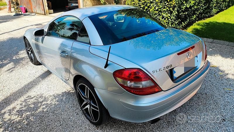 Usata Mercedes SLK200 163 CV (119 kW) 2005 Grigio Cabrio