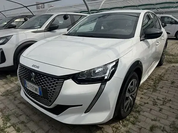 Usata Peugeot e-208 Active 100 kW (136 CV) 2024 Utilitaria