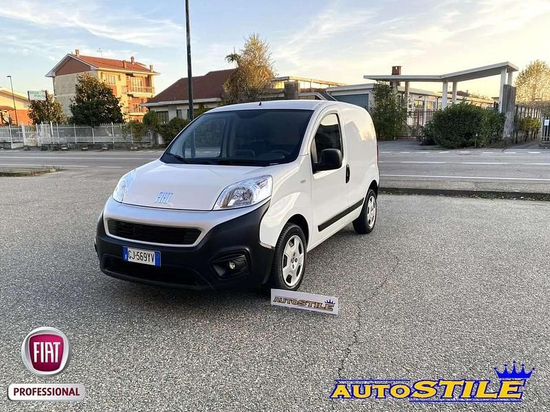 Bianco Usata 2022 Fiat Fiorino Monovolume | 11.590 € (Buon prezzo) - Immagine 1/4