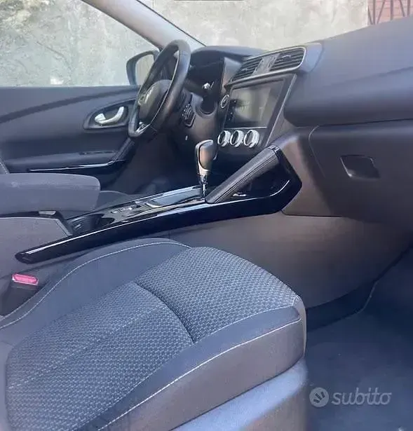 Usata Renault Kadjar 116 CV (85 kW) 2022 Grigio SUV
