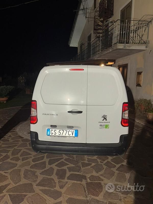 Usata Peugeot Partner 131 CV (96 kW) 2024 Bianco Monovolume