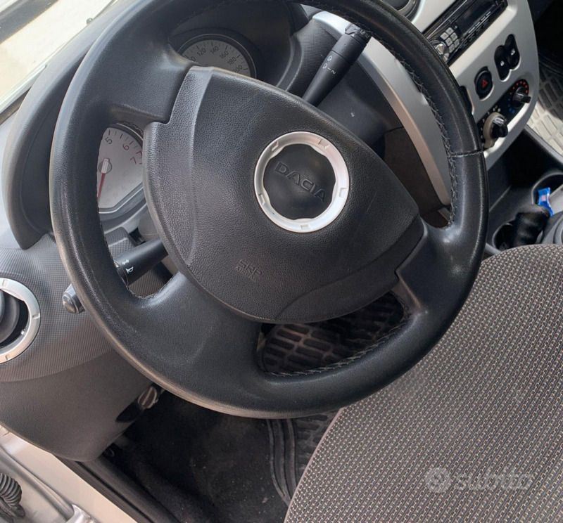 Usata Dacia Sandero 75 CV (55 kW) 2010 Utilitaria