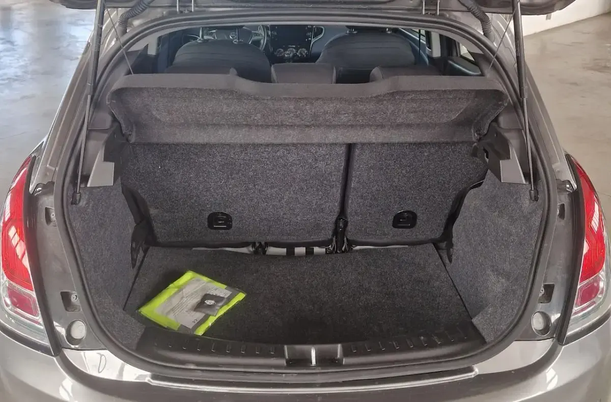 Usata Lancia Ypsilon S 70 CV (51 kW) 2024 Grigio Utilitaria