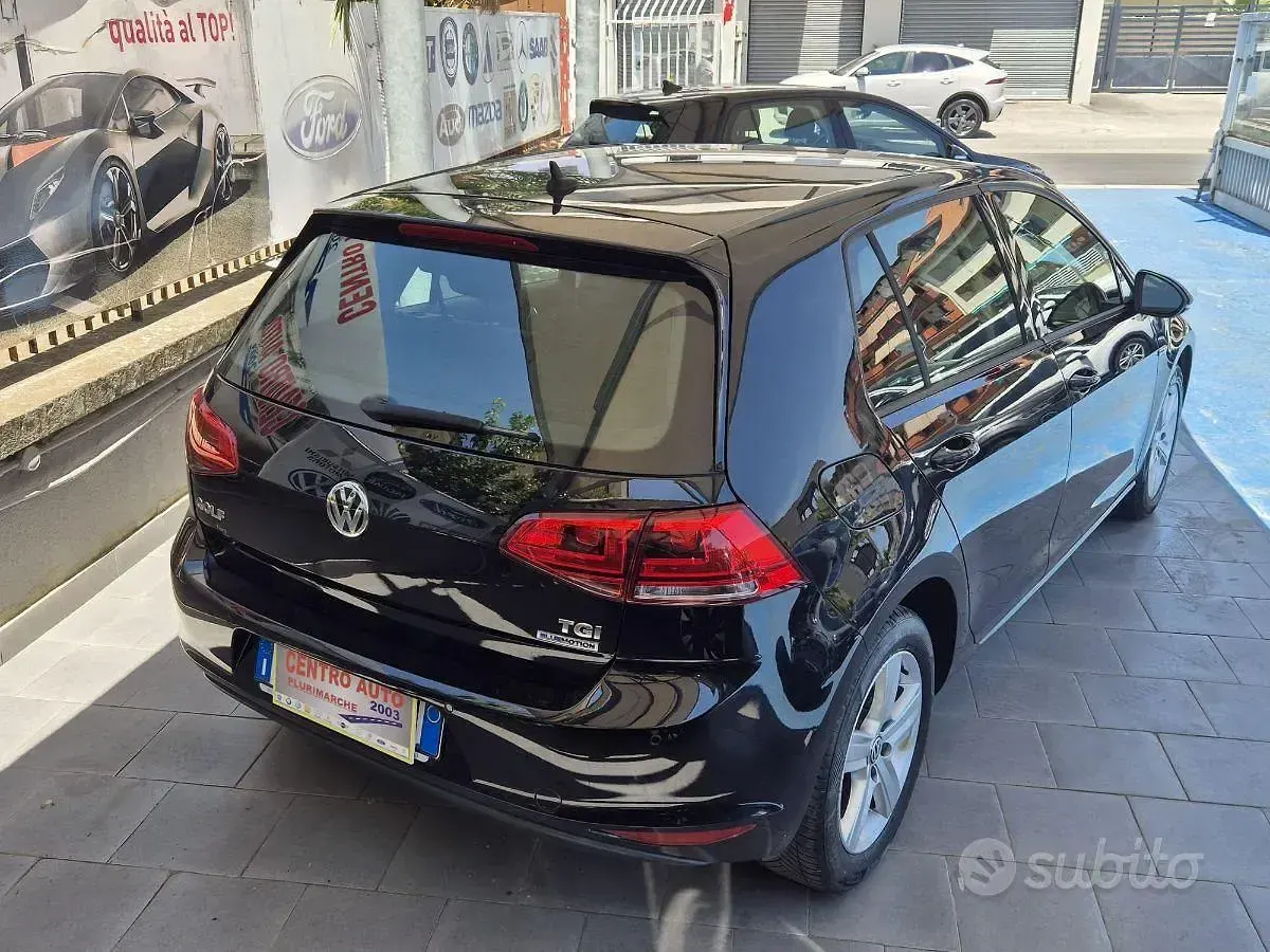 Usata VW Golf VII Highline 110 CV (80 kW) 2016 Nero Utilitaria