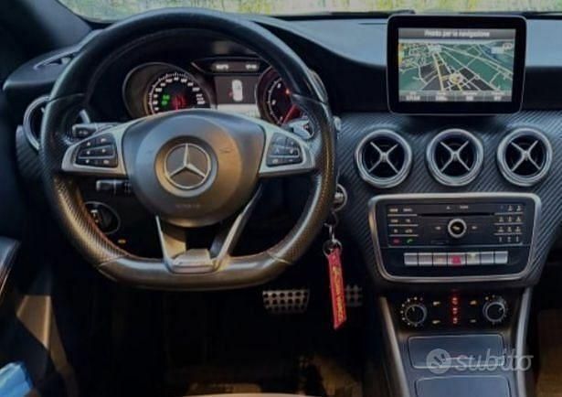 Usata Mercedes A220 AMG line 140 CV (102 kW) 2016 Grigio Station wagon