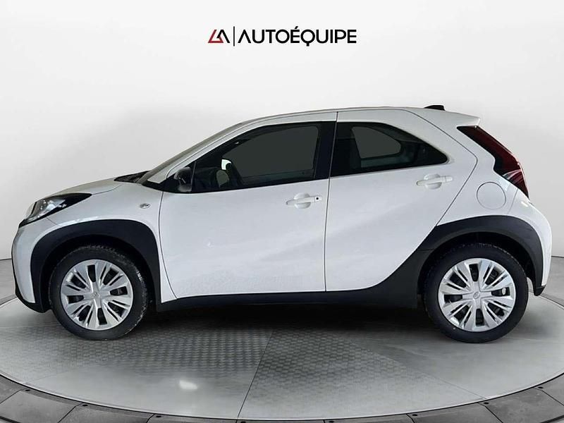 Usata Toyota Aygo X Active 72 CV (52 kW) 2025 Bianco SUV