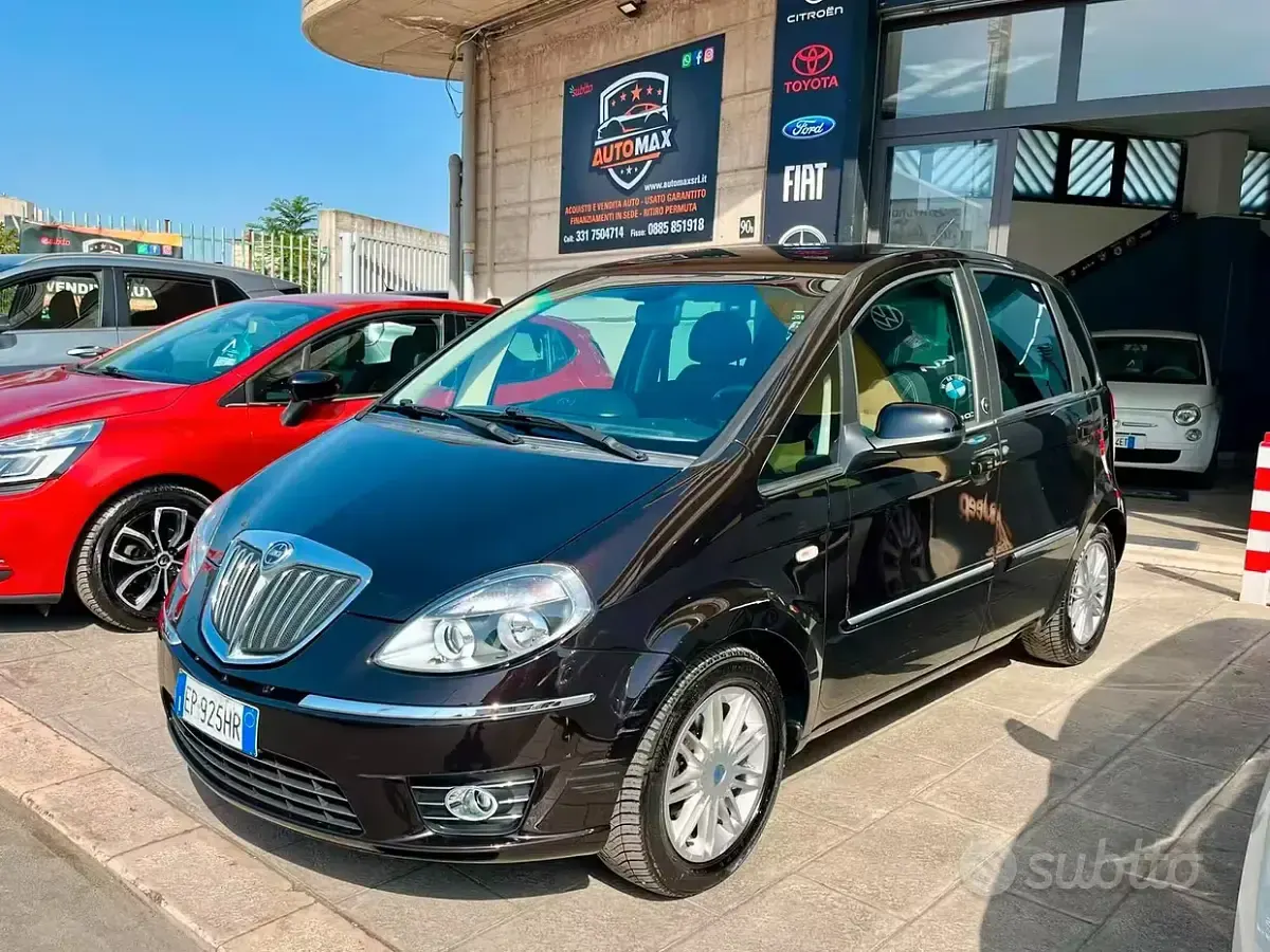 Usata Lancia Musa Gold 77 CV (56 kW) 2013 Nero Monovolume