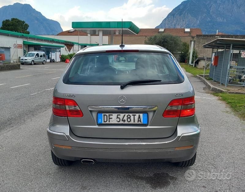 Usata Mercedes B180 109 CV (80 kW) 2007 Grigio Monovolume