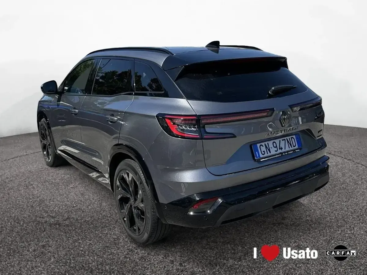 Usata Renault Clio Techno 200 CV (147 kW) 2023 Grigio Utilitaria