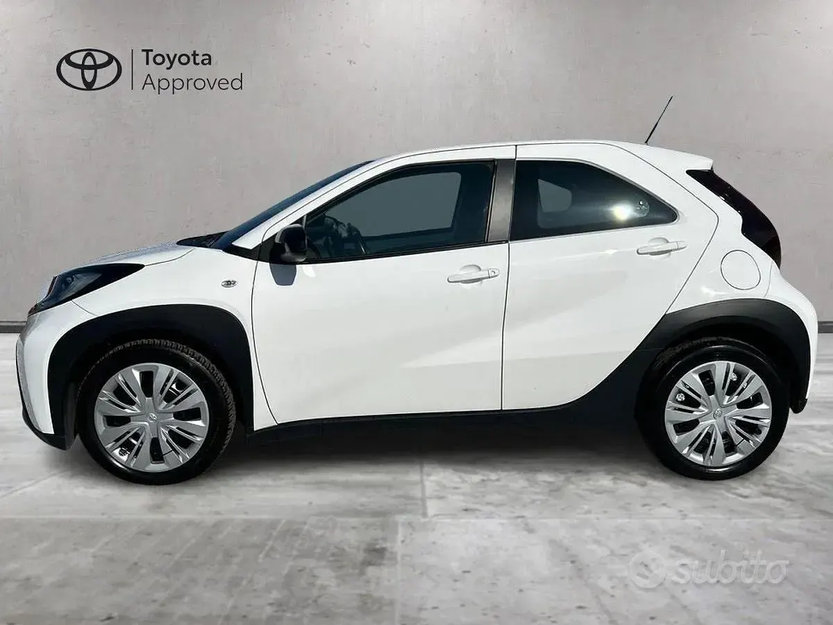 Usata Toyota Aygo X Active 72 CV (52 kW) 2022 Bianco SUV