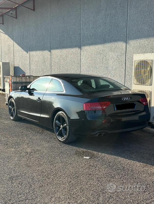 Usata 2009 Audi A5 Ambiente Coupé | 6500 € (Cara) - Immagine 1/4