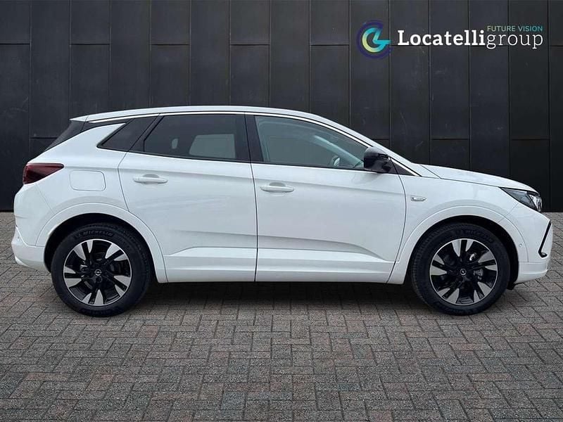 Usata Opel Grandland X Business Elegance 131 CV (96 kW) 2024 Arktis white SUV