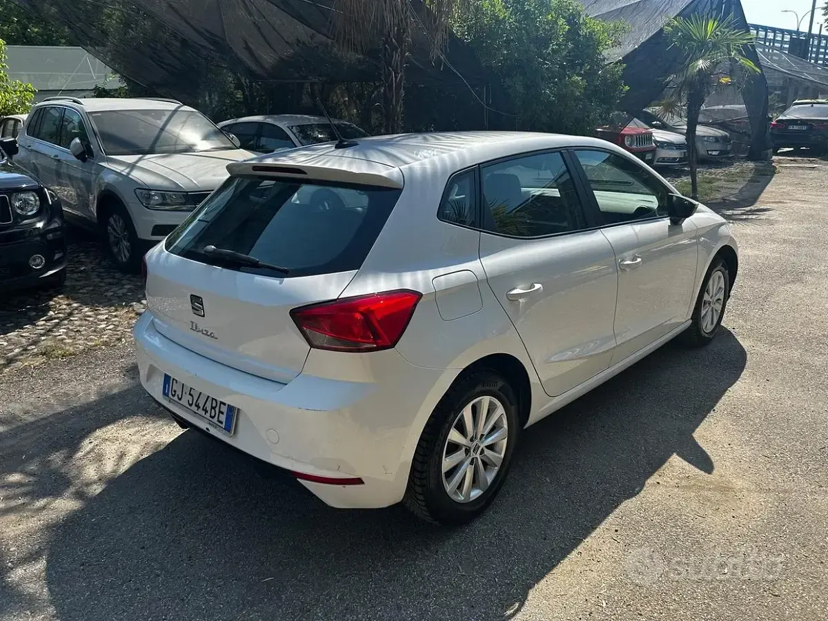 Usata Seat Ibiza 90 CV (66 kW) 2022 Bianco Utilitaria