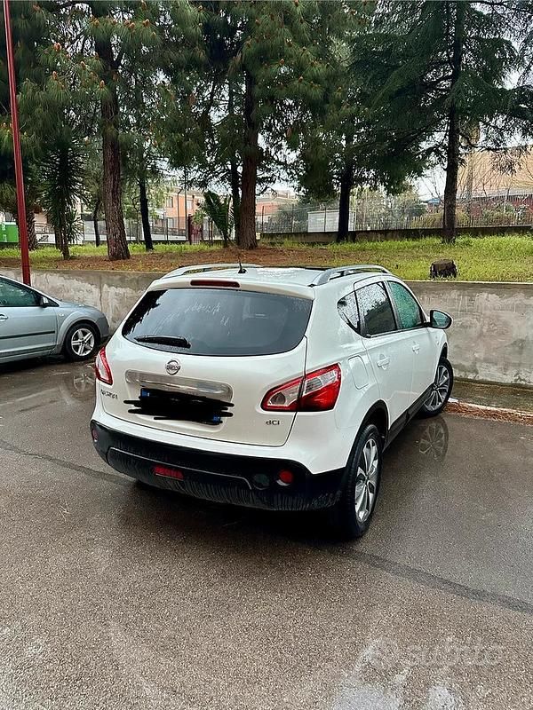 Usata Nissan Qashqai N-TEC 150 CV (110 kW) 2010 Bianco SUV