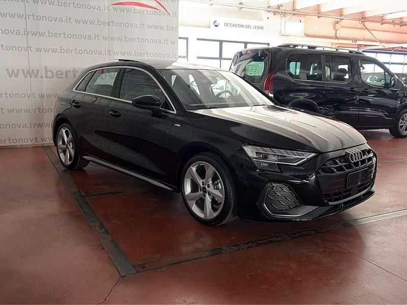 Nuova Audi A3 e-tron S-Line 150 CV (110 kW) 2025 Nero Utilitaria