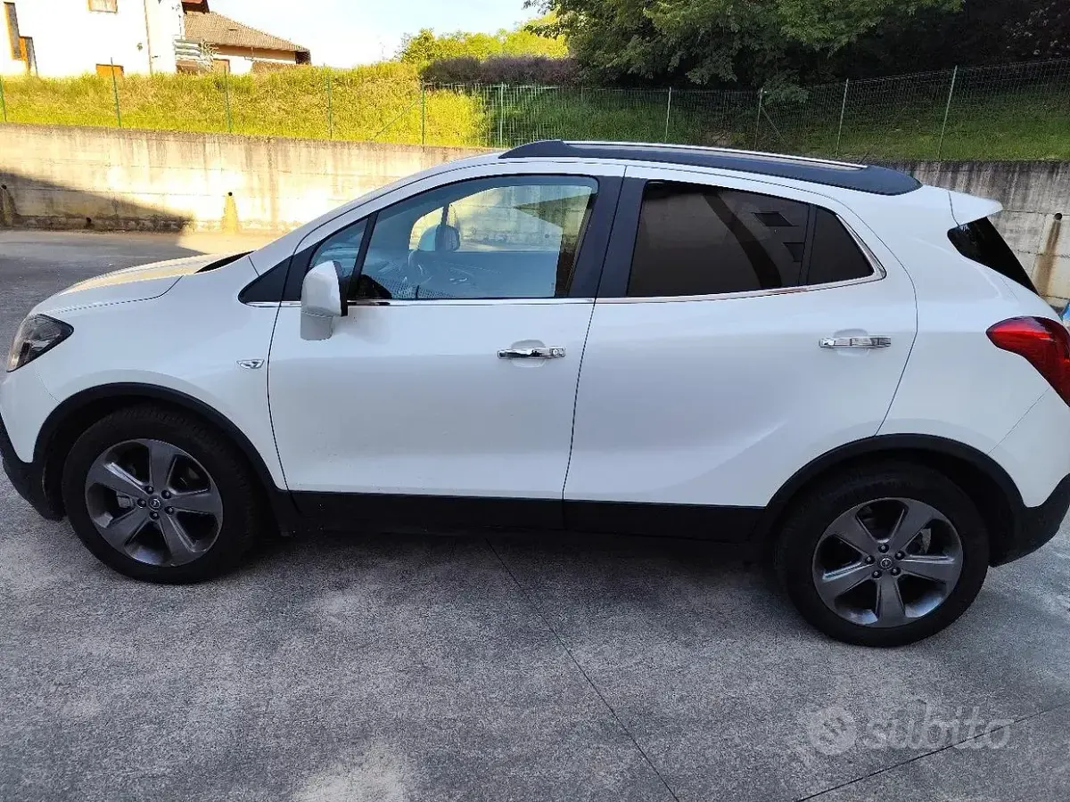 Usata Opel Mokka Cosmo 116 CV (85 kW) 2013 Bianco SUV