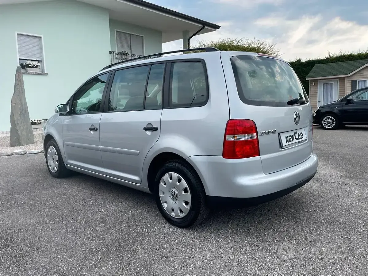 Usata VW Touran Comfortline 105 CV (77 kW) 2006 Grigio Monovolume