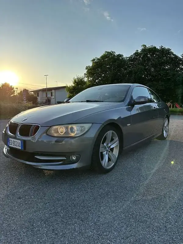 Usata BMW 320 184 CV (135 kW) 2010 Coupé