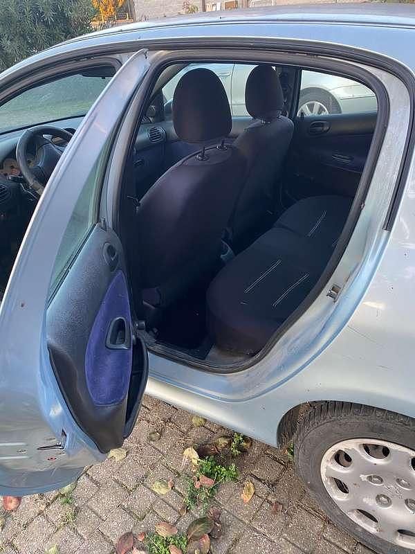 Usata Peugeot 206 68 CV (50 kW) 2004 Blu/azzurro Berlina