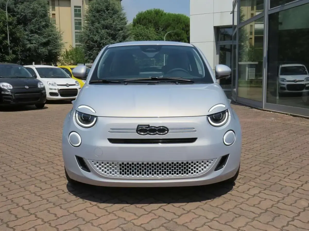 Nuova Fiat 500 65 CV (47 kW) 2026 Blu/azzurro Berlina