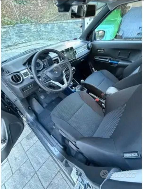 Usata Suzuki Ignis 99 CV (72 kW) 2024 Grigio SUV
