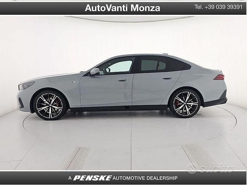 Usata BMW 520 M Sport 197 CV (144 kW) 2025 Grigio Berlina