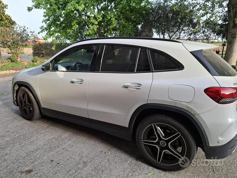 Usata Mercedes GLA200 Premium 150 CV (110 kW) 2023 Bianco SUV