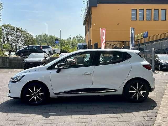 Usado Renault Clio IV Zen 75 CV (55 kW) 2016 Blanco Utilitario