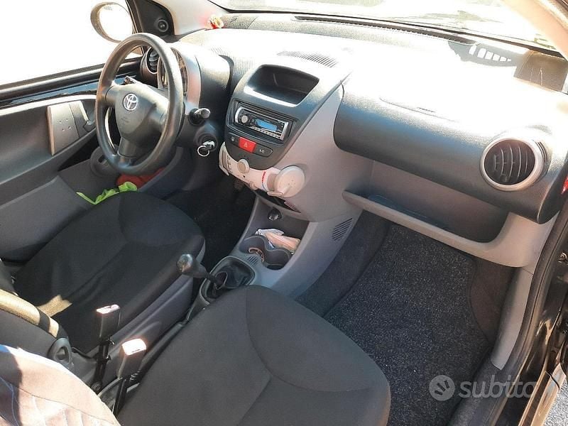 Usata Toyota Aygo 67 CV (49 kW) 2007 Utilitaria