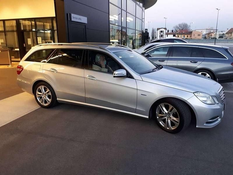 Usata Mercedes E220 Avantgarde 170 CV (125 kW) 2011 Grigio Station wagon