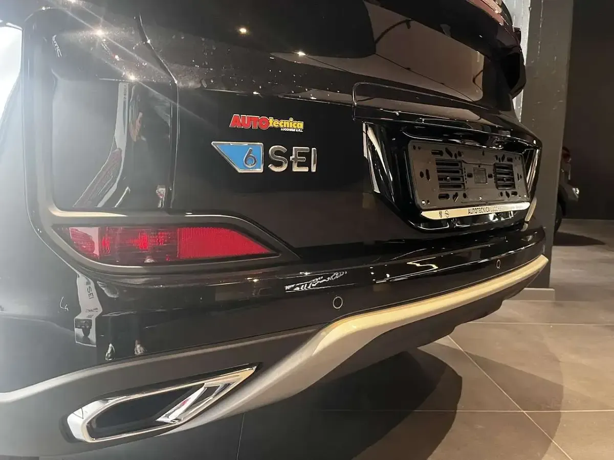 Nuova EMC SEI 147 CV (108 kW) 2026 Nero SUV