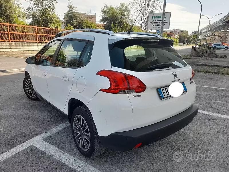 Usata Peugeot 2008 Active 75 CV (55 kW) 2016 Bianco SUV