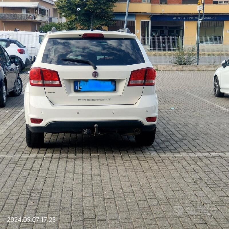 Usata Fiat Freemont 170 CV (125 kW) 2012 Bianco SUV