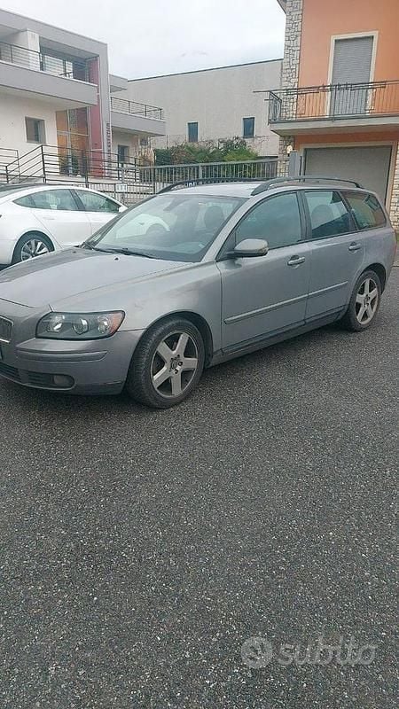 Usata Volvo V50 Momentum 136 CV (100 kW) 2005 Grigio Station wagon