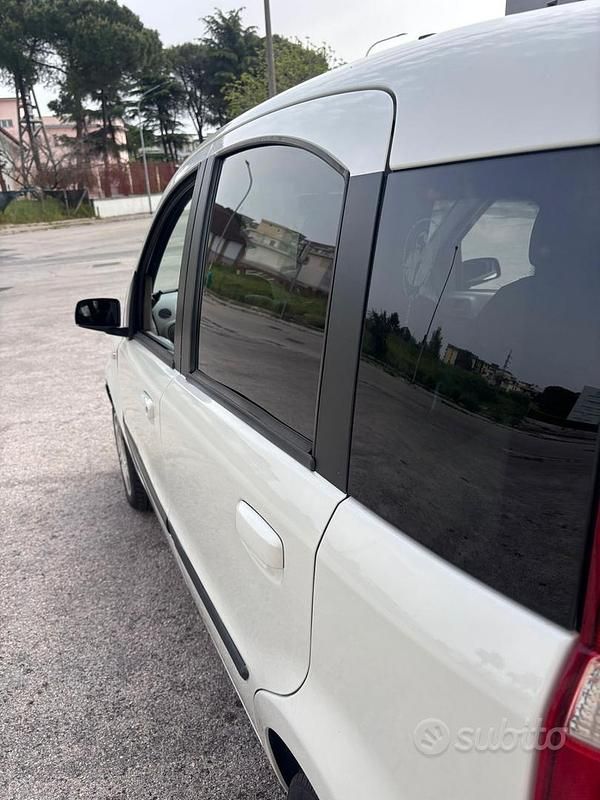 Usata Fiat Panda Emotion 70 CV (51 kW) 2005 Bianco Utilitaria