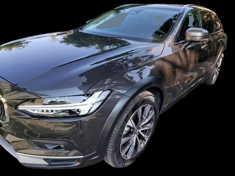 Usata Volvo V90 CC Plus 197 CV (144 kW) 2024 Platinum grey metallizzato Station wagon