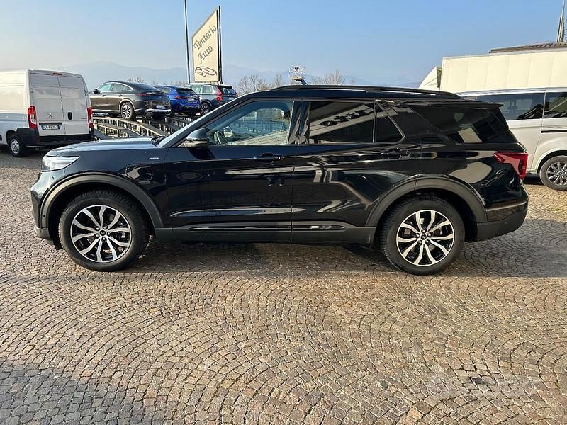 Usata Ford Explorer Platinum 457 CV (336 kW) 2022 Nero metallizzato SUV