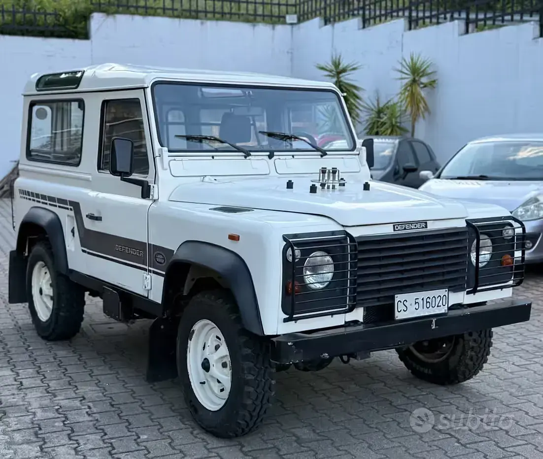 Usata Land Rover Defender 109 CV (80 kW) 1992 Bianco SUV