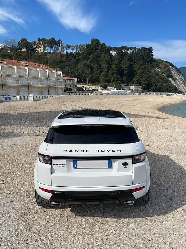 Usata Land Rover Range Rover evoque 150 CV (110 kW) 2012 Bianco SUV